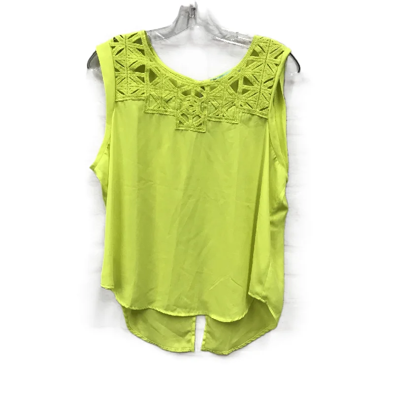 women's T-shirts with lace-up backsGreen Top Short Sleeve By Maurices, Size: L