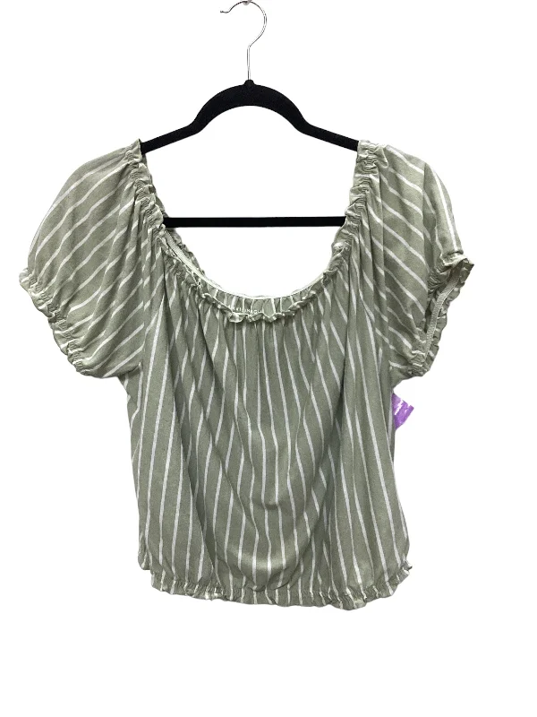 comfortable women's T-shirtsGreen Top Short Sleeve American Eagle, Size L