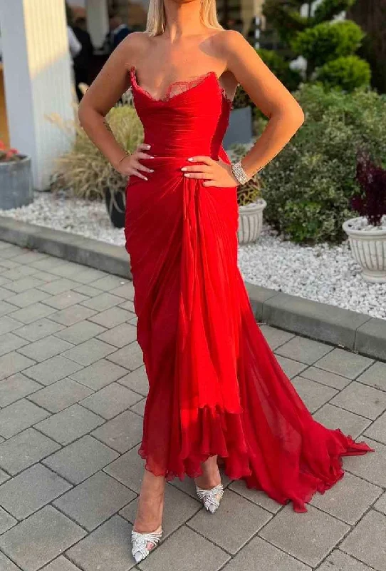 women's prom dressesRed Strapless V-Neck Ruched Chiffon Sleeveless Long Formal Gown